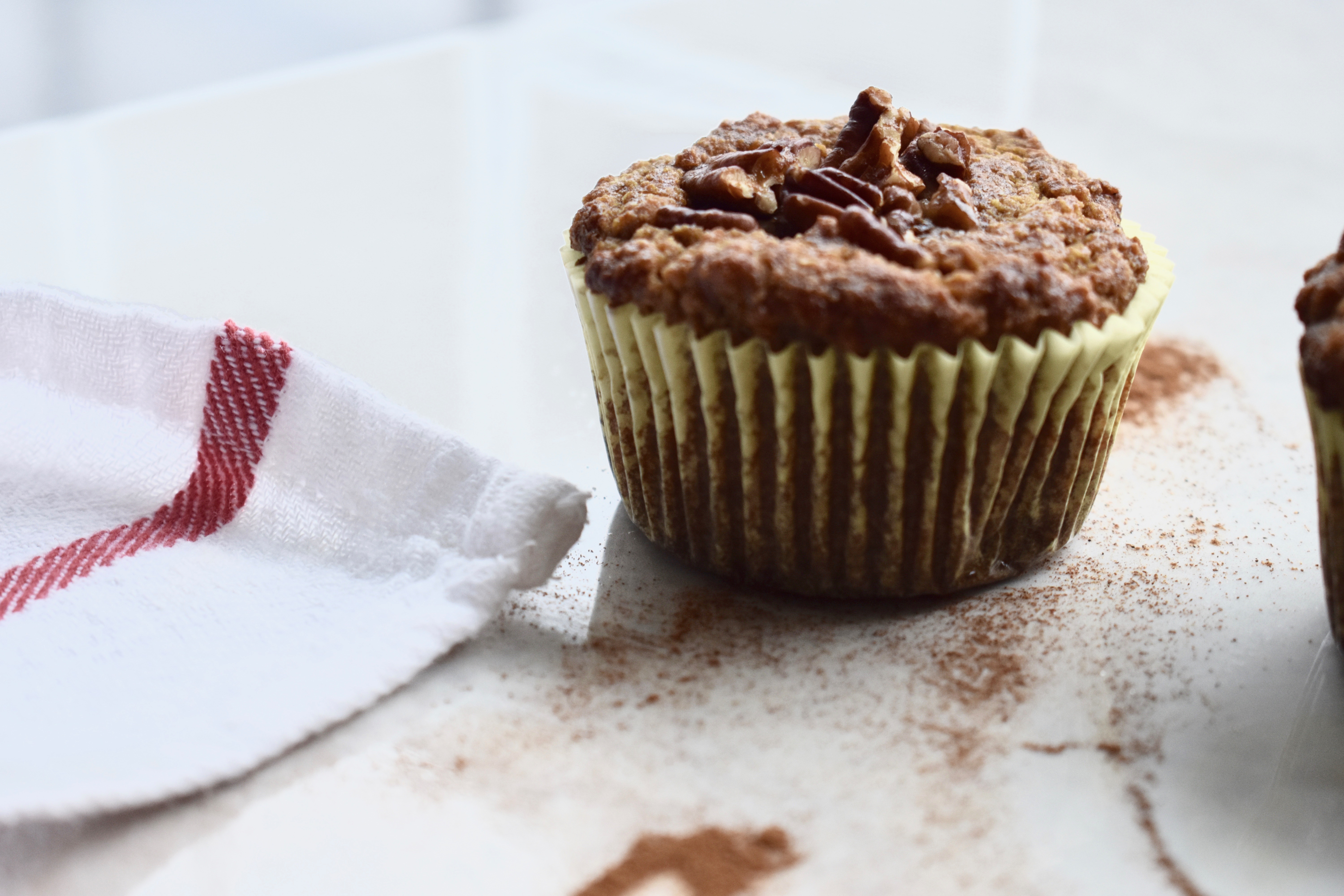 Pumpkin Pecan Muffins With A Sweet Pecan Crumble Topping – Stephanie Spring